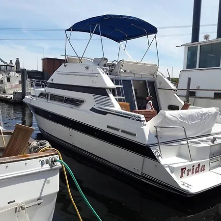 Yacht Stay Providence Marina Exterior photo