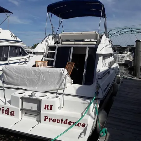 Yacht Stay Providence Marina Exterior photo