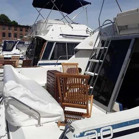 Yacht Stay Providence Marina Exterior photo