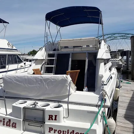 Yacht Stay Providence Marina Exterior photo